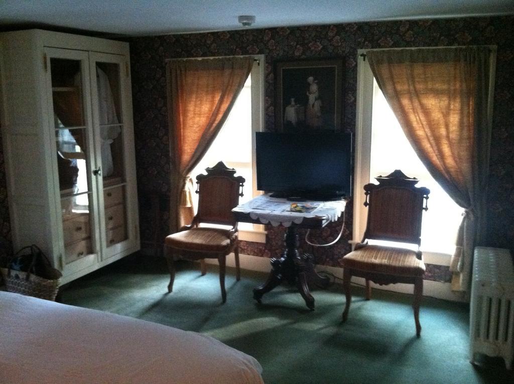 Bushnell House 웨스트브룩 객실 사진